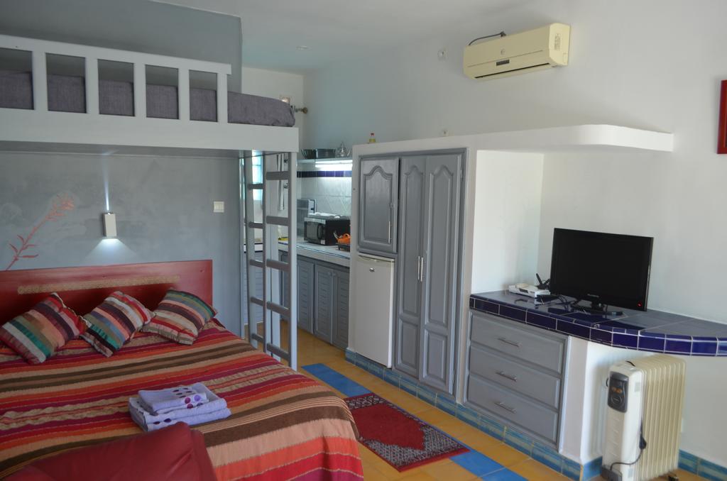 Studio Tishka Уалидия Экстерьер фото
